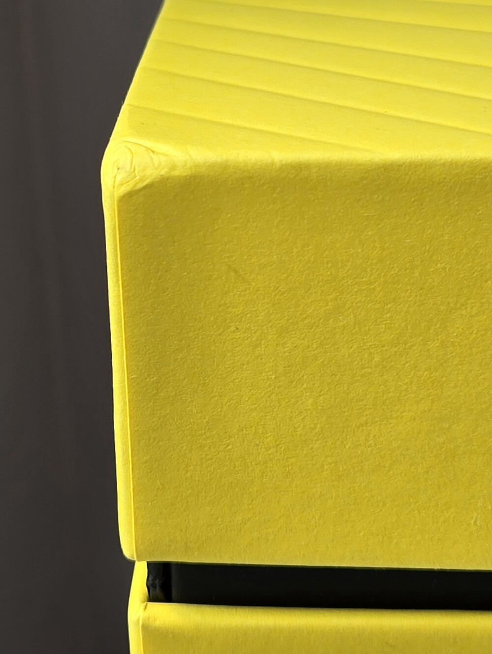 Invicta Empty Watch Box Yellow Invincible - Picture 3 of 9
